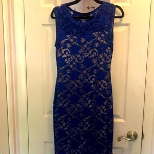 Bodycon lace dress with nude lining